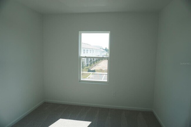 Building Photo - 2975 Maloof Dr