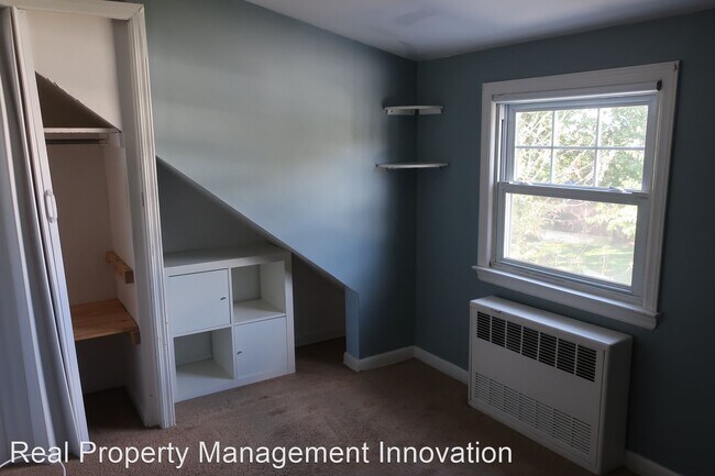 Building Photo - 4 br, 2 bath House - 221 E Hawthorne Avenue