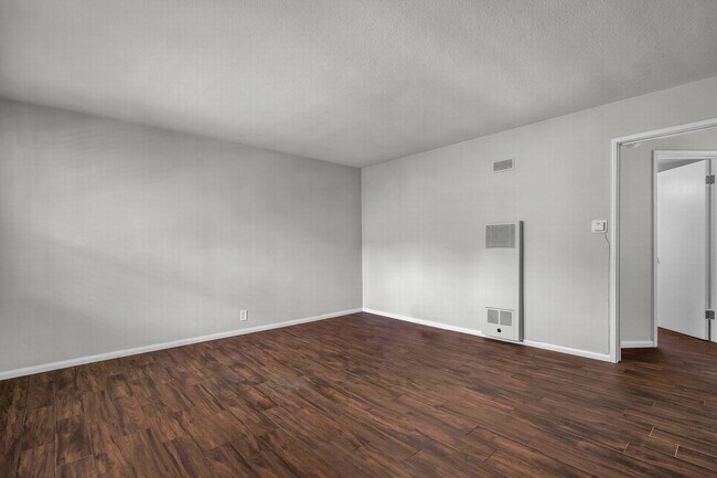 Building Photo - Charming 1+1 in Baldwin Hills