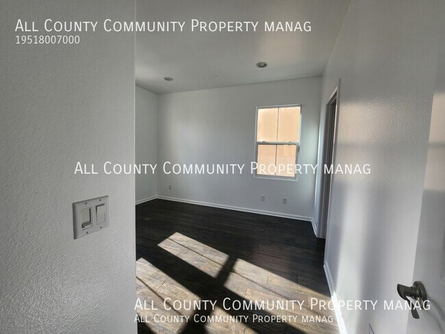 Building Photo - 43 Los Indios