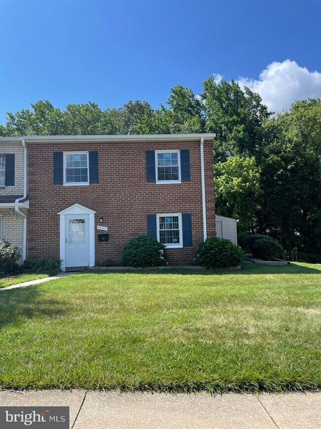 Building Photo - 9645 Homestead Ct