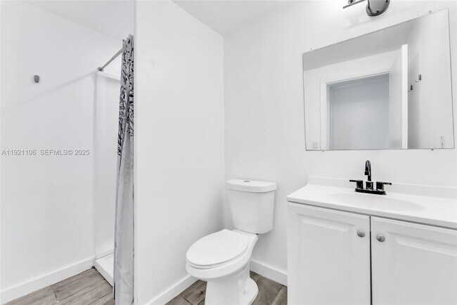 Building Photo - 4917 SW 43rd Terrace