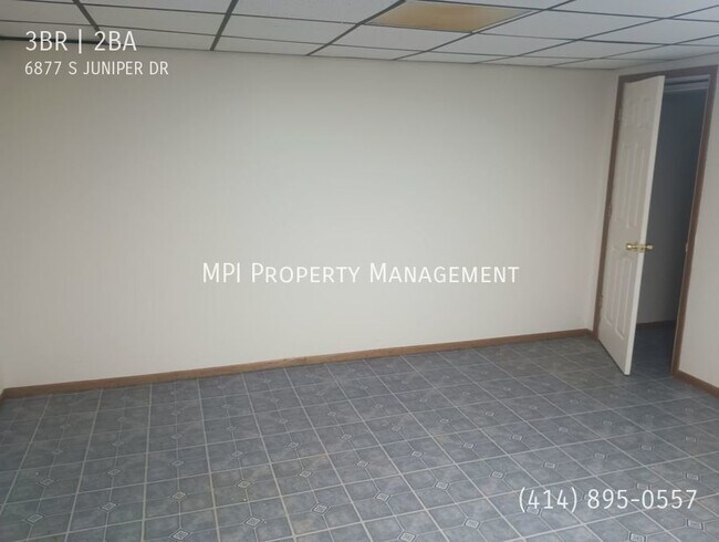 Building Photo - 6877 S Juniper Dr