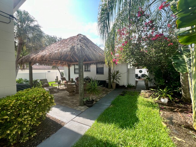 Building Photo - 6-8 MONTH FURNISHED RENTAL -NE ST. PETE 2/...