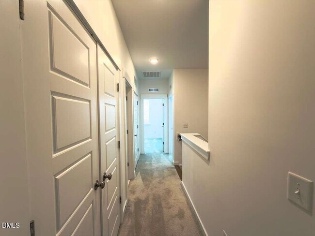 Building Photo - 1802 Stroup St