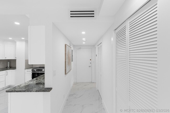 Building Photo - 3800 Galt Ocean Dr