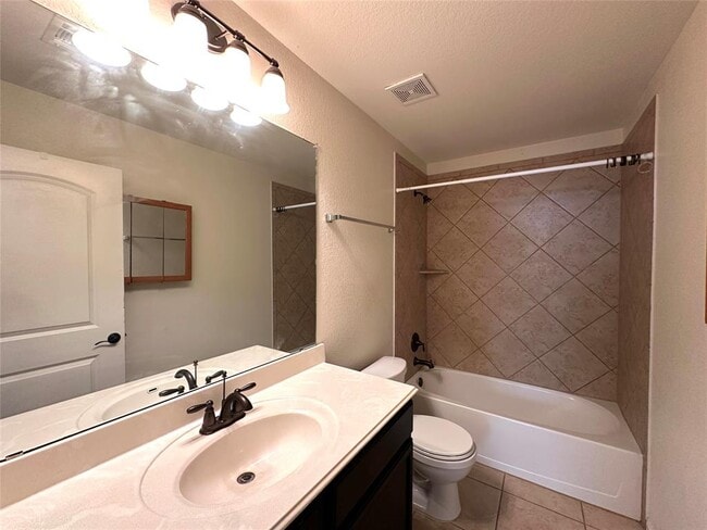 Building Photo - 1453 Treeta Trail