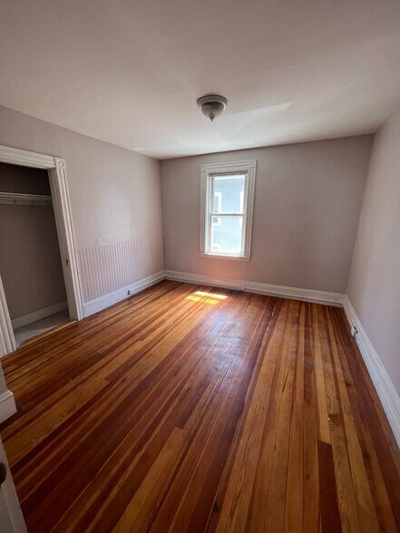 Building Photo - 3 Lussier St