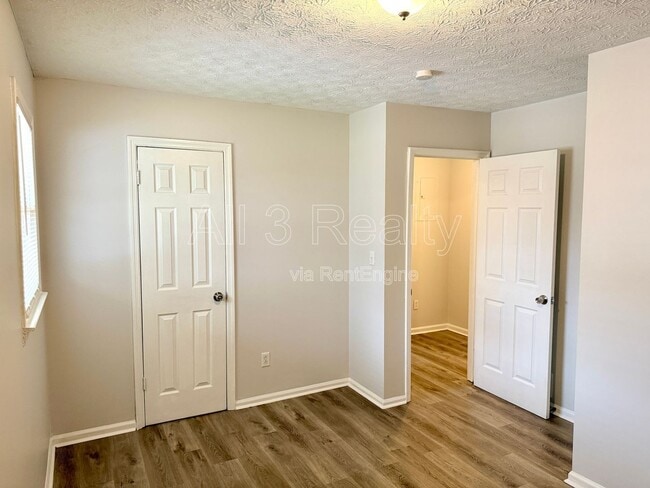 Building Photo - 88 Church St