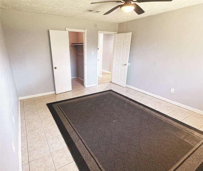 Building Photo - 5119 Prairie Ridge Rd