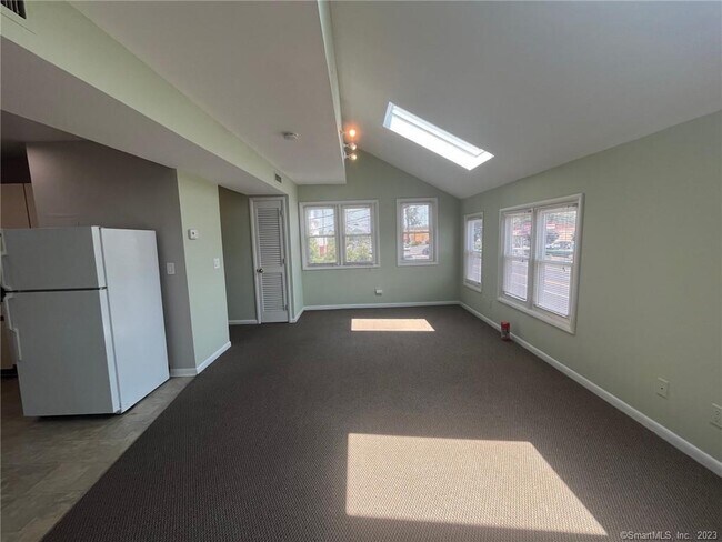 Building Photo - 558 Connecticut Ave