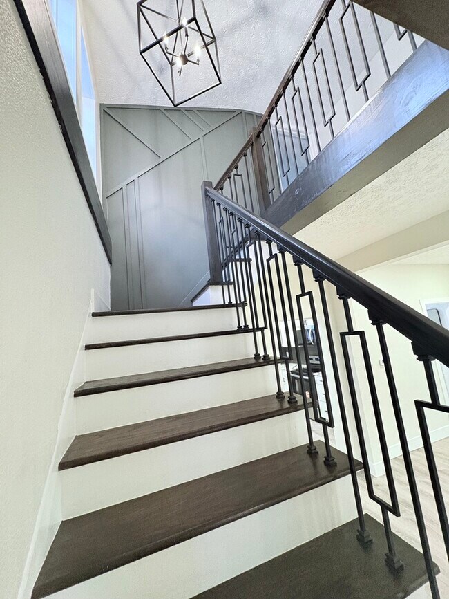 Building Photo - Charming 2 beds 1 baths in Columbus! Newly Renovated