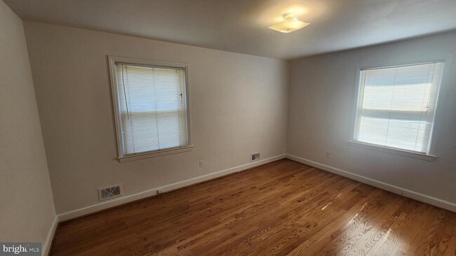 Building Photo - 3165 21st St N