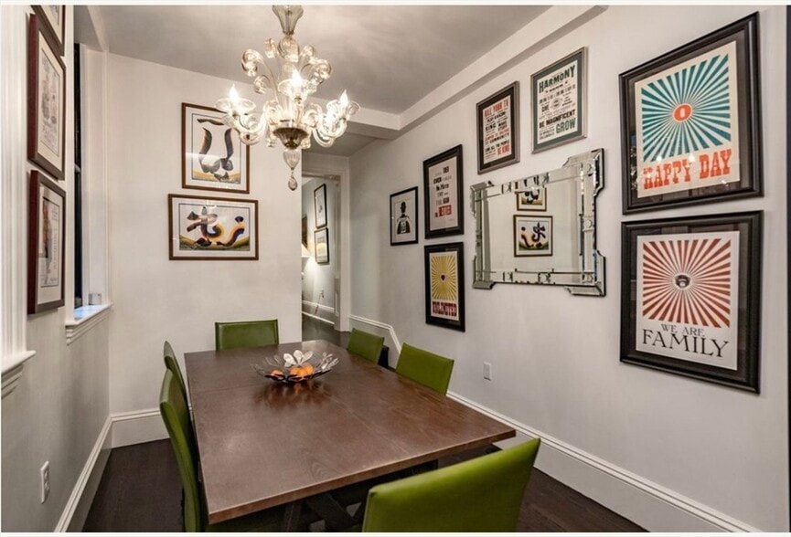 Building Photo - 22 Joy St