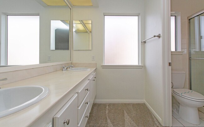 Building Photo - 7960 Represa Cir