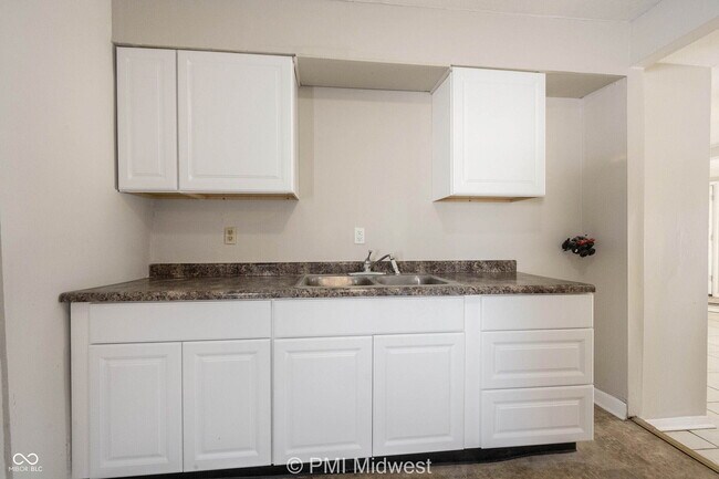 Building Photo - 4881 300W