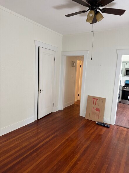 Building Photo - 236 W Michigan Ave