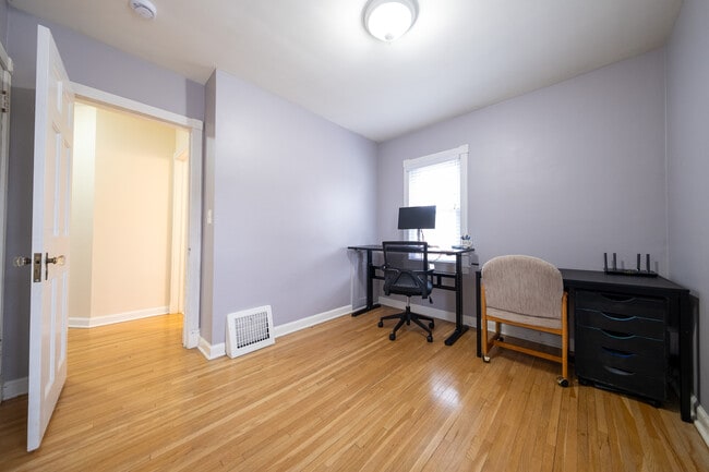 Building Photo - 6057 Clinton Ave