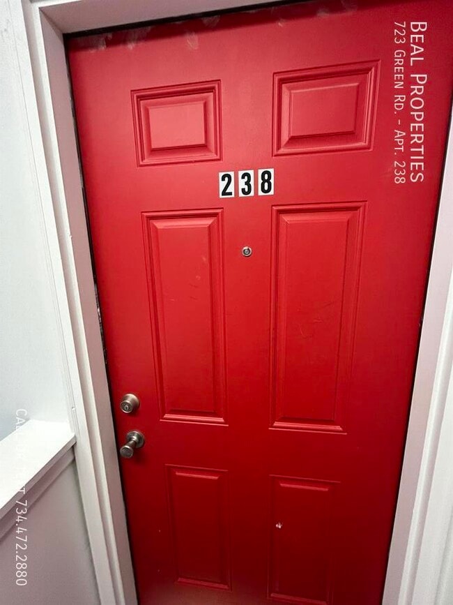 Building Photo - 723 Green Rd