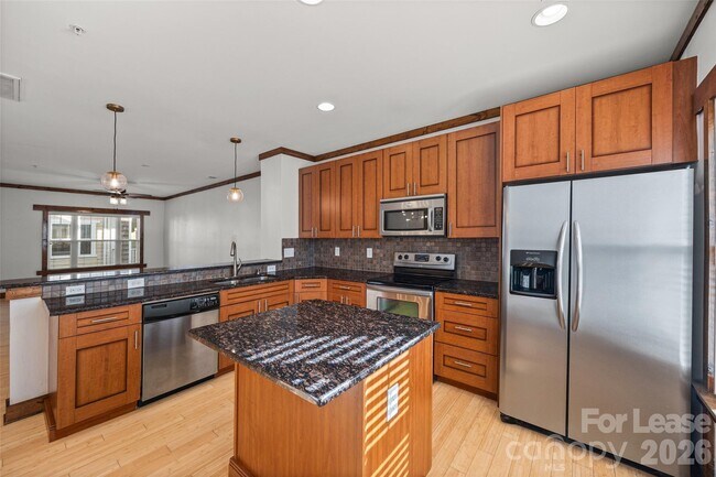 Building Photo - 1733 Matheson Ave