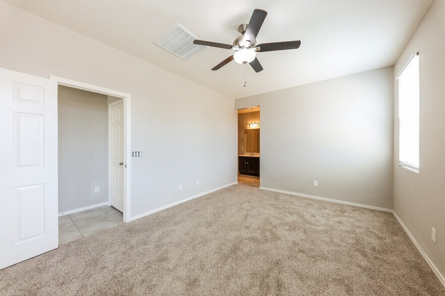 Building Photo - 15817 W Lisbon Ln