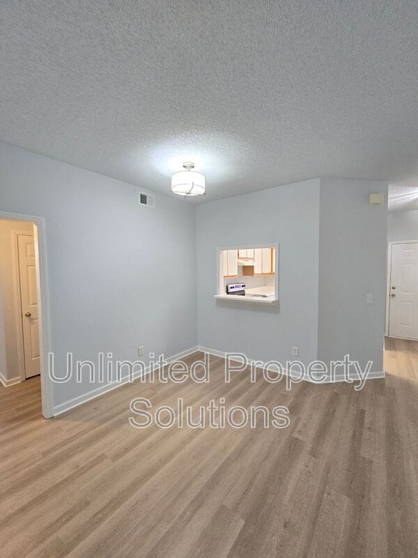 Building Photo - 733 Bragg Dr