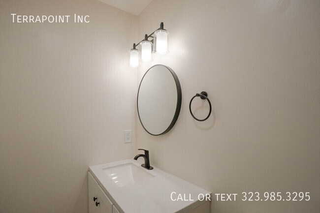 Building Photo - 825 W 167th St