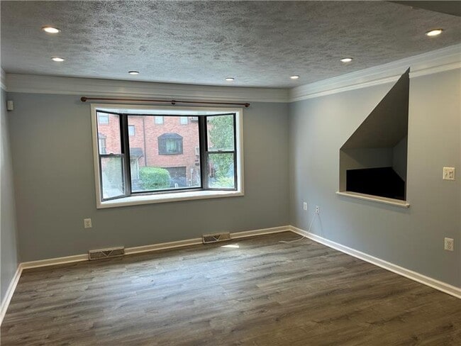 Building Photo - 4856 Mossfield Ct