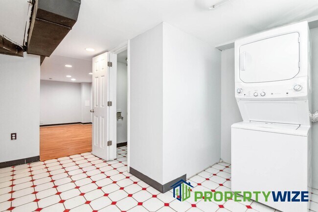 Building Photo - 3705 Midheights Rd