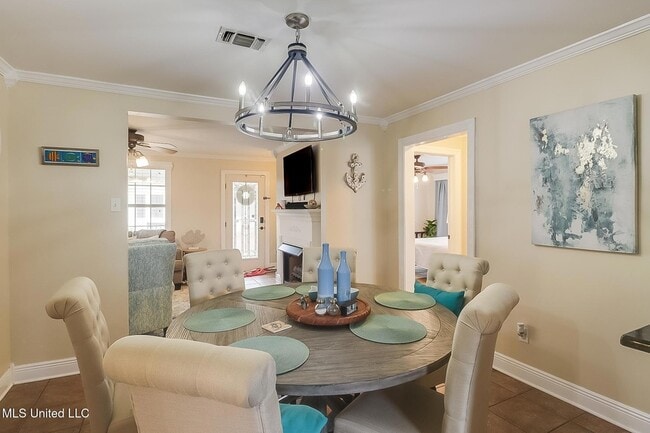 Building Photo - 176 Markham Dr