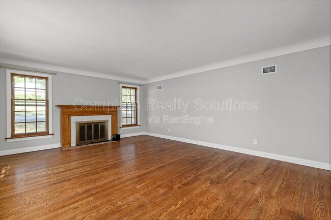 Building Photo - 524 Gerald Pl