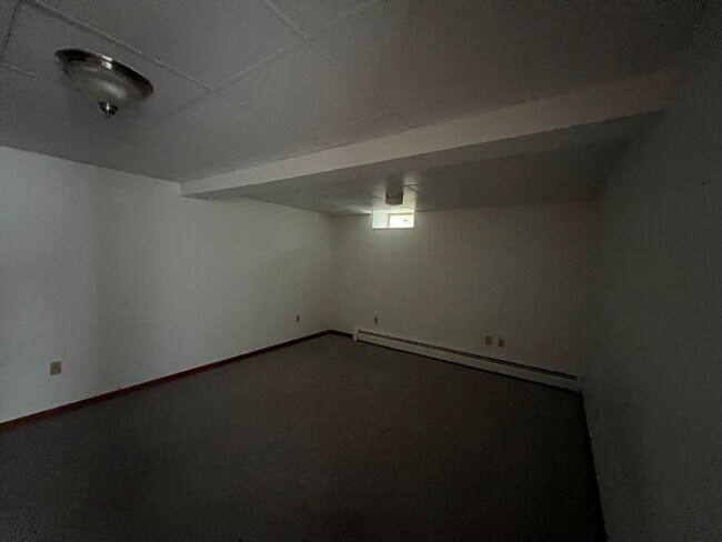 Building Photo - 301 E Elm St