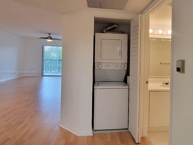 Building Photo - 12651 SW 16th Ct