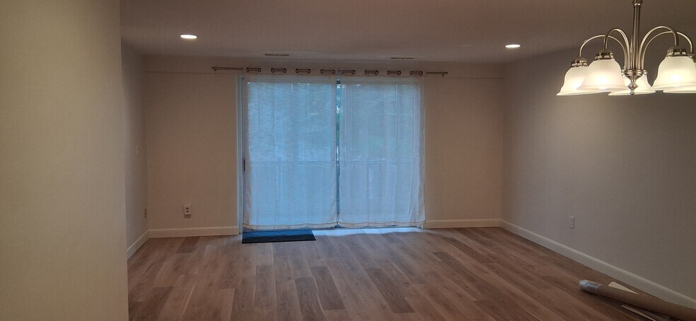 Recess lighting in living room. - 201 Hoffman Ave