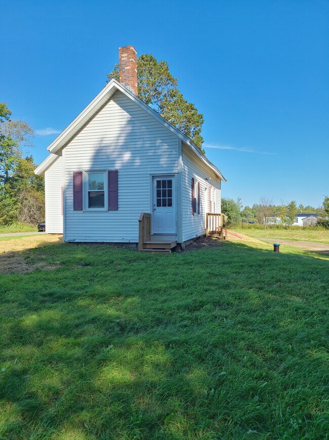 Building Photo - 792 Mudgett Rd