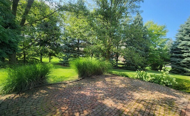 Building Photo - 29157 Hemingway Dr