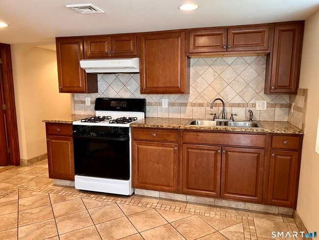 Building Photo - 467 Quinnipiac Ave