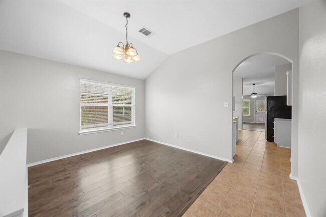 Building Photo - 119 Aguilar Dr