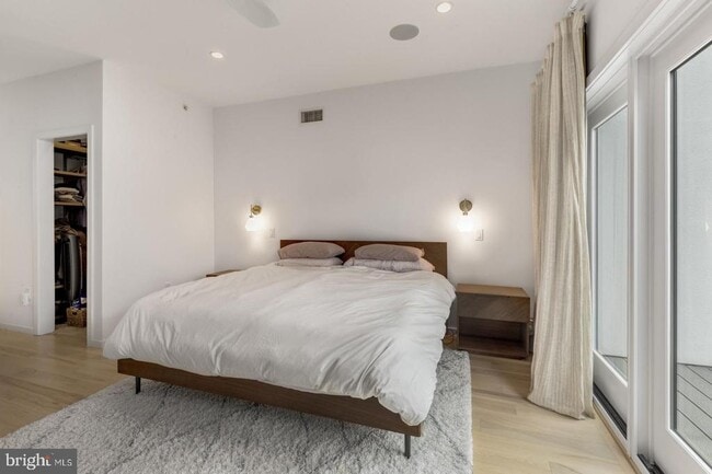 Building Photo - 1108 N Bodine St