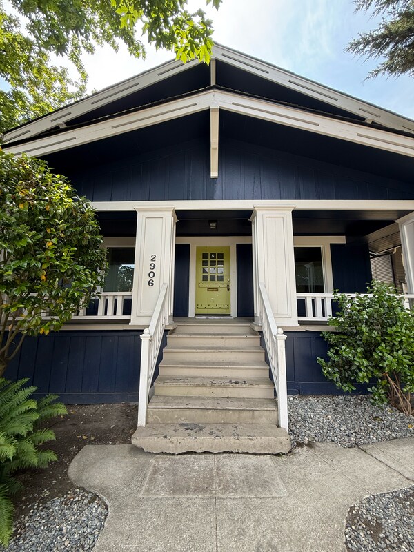 Building Photo - 2906 N 21st St
