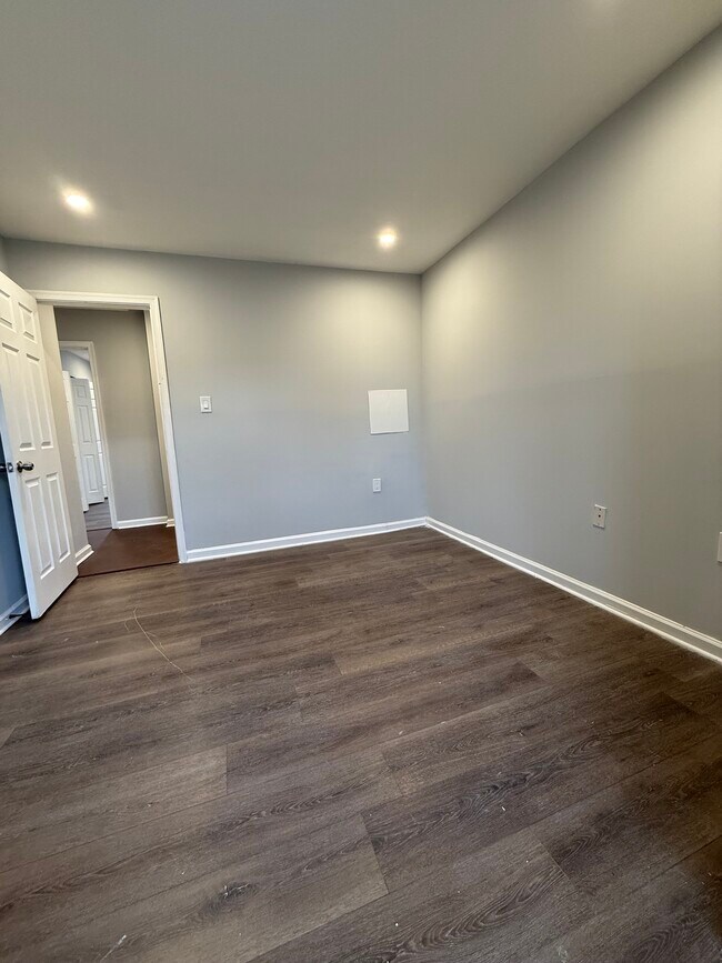 Building Photo - 238 Stevenson Square