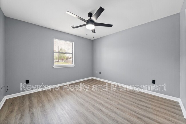 Building Photo - 1937 High St