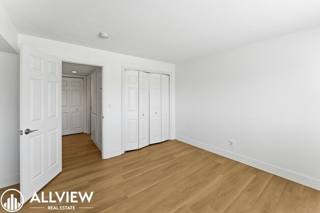 Building Photo - Newly Renovated 1 Bed / 1 Bath in Gated El Segundo Community – Pool, Gym, Parking & Prime Location