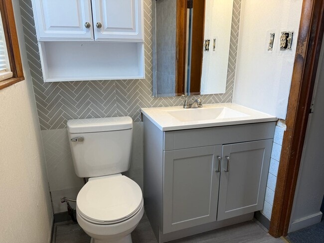 Building Photo - 113 Line Way