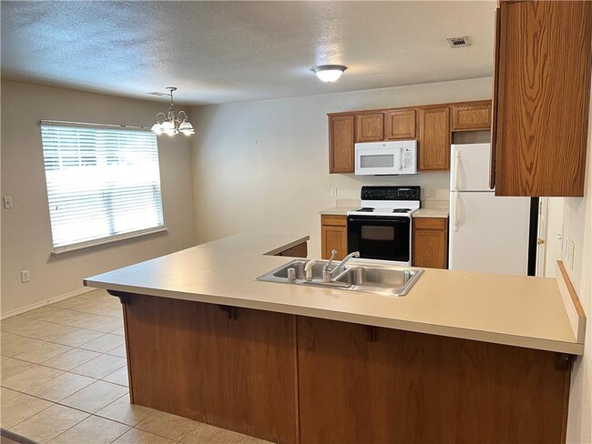 Building Photo - 2299 Skyler Dr