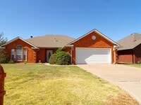 Building Photo - 405 SE Lancelot Ln