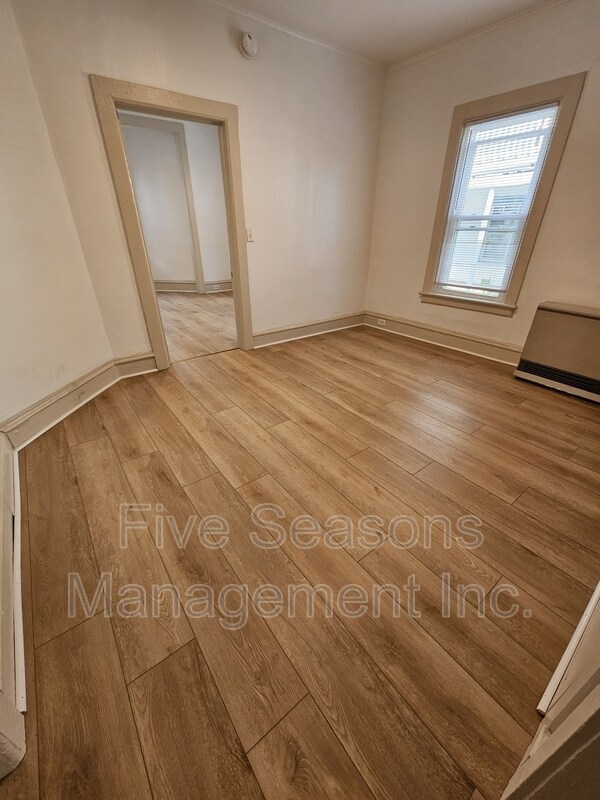 Building Photo - 206-208 North Champlain Street - 208
