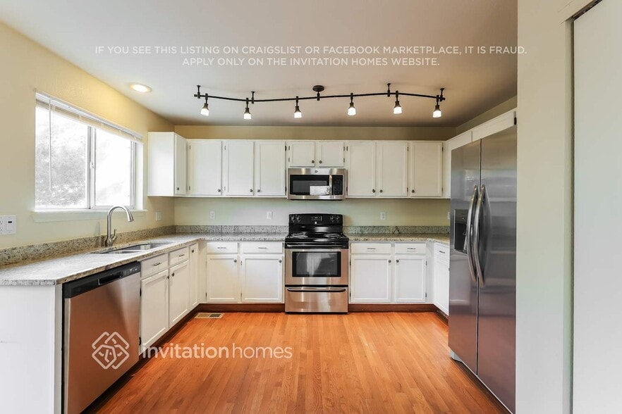 Building Photo - 4992 N Silverlace Dr