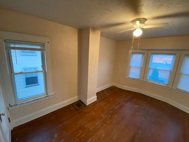 Building Photo - Daisy4001