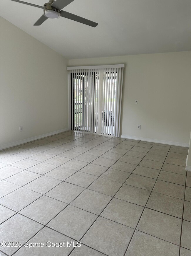 Building Photo - 3694 Brentwood Ct